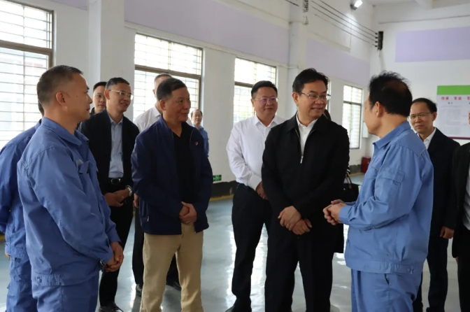 茂名市委副書(shū)記、市長(zhǎng)王雄飛到廣東茂化建集團(tuán)視察指導(dǎo)工作